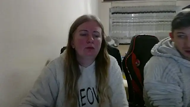 Snapshot of PeterAndJen chatting on 13, 12, 2025 PeterAndJen online show from 13, 12, 2025