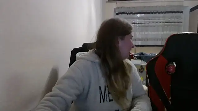 Snapshot of PeterAndJen chatting on 14, 12, 2025 PeterAndJen online show from 14, 12, 2025