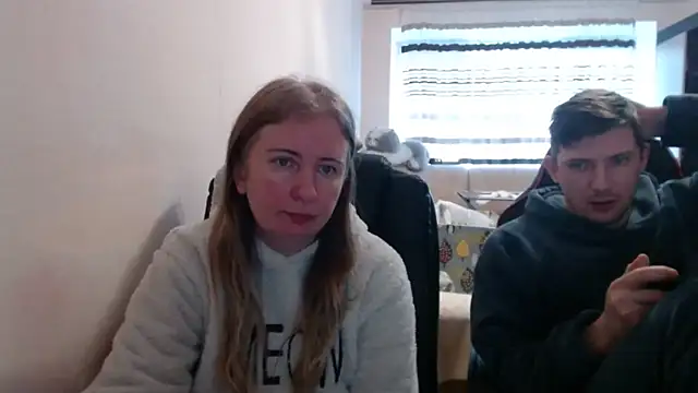 Snapshot of PeterAndJen chatting on 16, 12, 2025 PeterAndJen online show from 16, 12, 2025