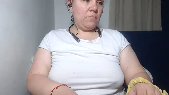 Snapshot of agathamiller01 chatting on 11, 9, 2025 agathamiller01 online show from 11, 9, 2025