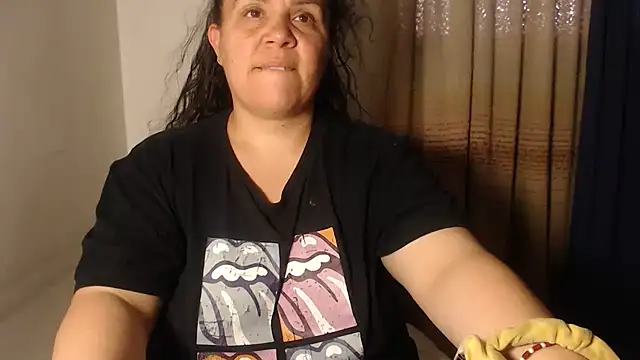 agathamiller01 online show from 16, 4, 2026