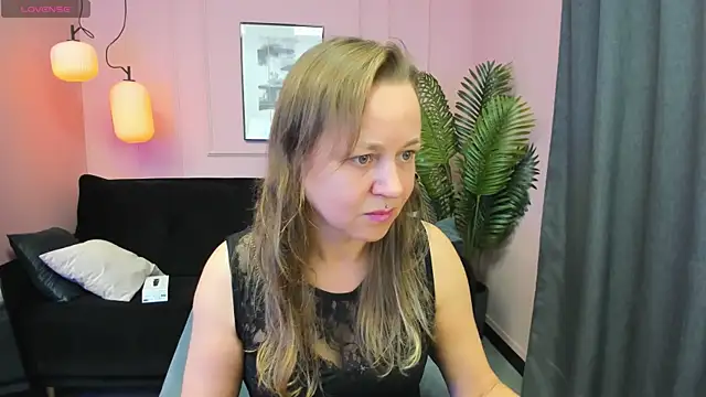 Snapshot of GabrielGold chatting on 6, 11, 2025 GabrielGold online show from 6, 11, 2025