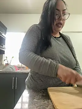 Snapshot of MileyGia chatting on 12, 1, 2026 MileyGia online show from 12, 1, 2026