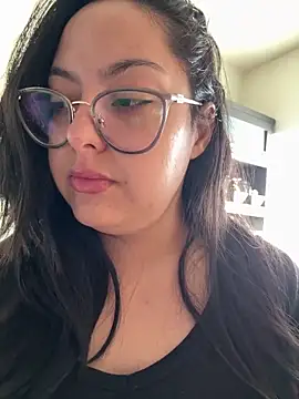 Snapshot of MileyGia chatting on 3, 2, 2026 MileyGia online show from 3, 2, 2026