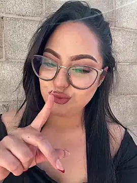 Snapshot of MileyGia chatting on 6, 2, 2026 MileyGia online show from 6, 2, 2026