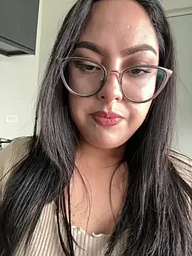 Snapshot of MileyGia chatting on 8, 2, 2026 MileyGia online show from 8, 2, 2026