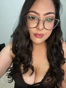 Snapshot of MileyGia chatting on 22, 4, 2026 MileyGia online show from 22, 4, 2026