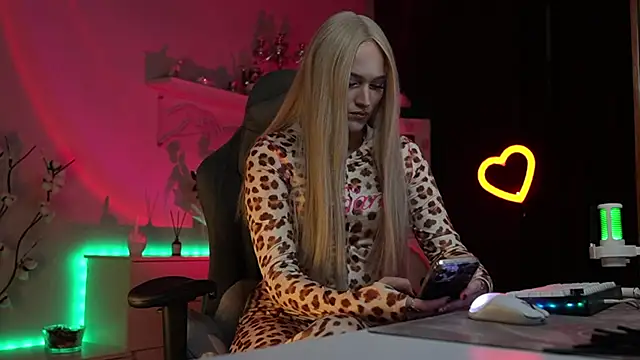 MrsTenderBeast online show from 19, 11, 2025