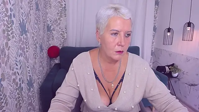 Snapshot of KathySunn chatting on 9, 10, 2025 KathySunn online show from 9, 10, 2025