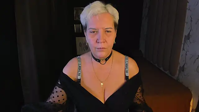 Snapshot of KathySunn chatting on 4, 4, 2026 KathySunn online show from 4, 4, 2026