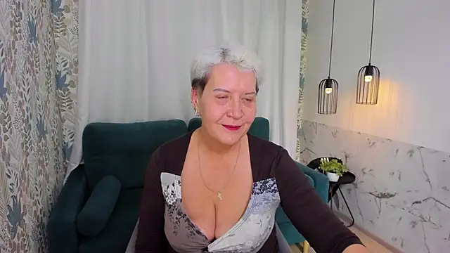 Snapshot of KathySunn chatting on 7, 4, 2026 KathySunn online show from 7, 4, 2026