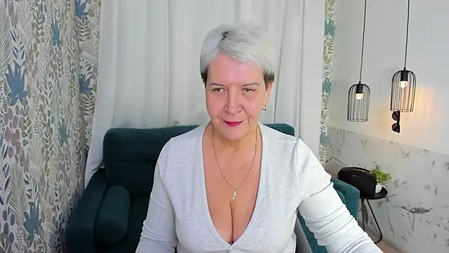 Snapshot of KathySunn chatting on 13, 4, 2026 KathySunn online show from 13, 4, 2026