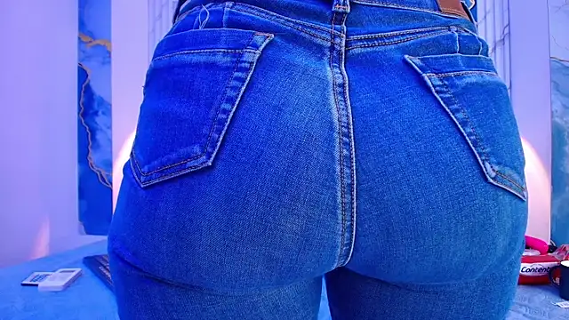 lorrayne  online show from 31, 10, 2025