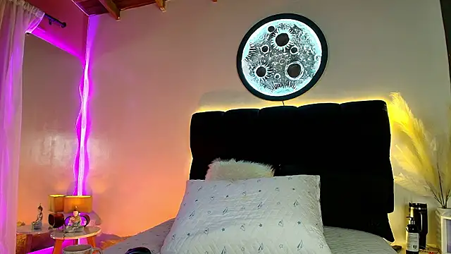 lorrayne  online show from 25, 3, 2026