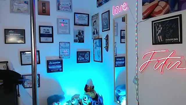 Snapshot of AhriSteele chatting on 18, 12, 2025 AhriSteele online show from 18, 12, 2025