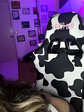 Snapshot of AhriSteele chatting on 10, 2, 2026 AhriSteele online show from 10, 2, 2026