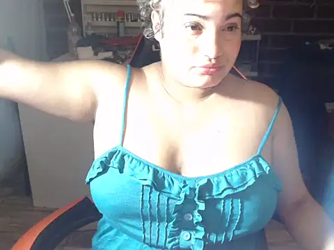 Snapshot of Hilarybunnyy chatting on 2, 12, 2025 Hilarybunnyy online show from 2, 12, 2025