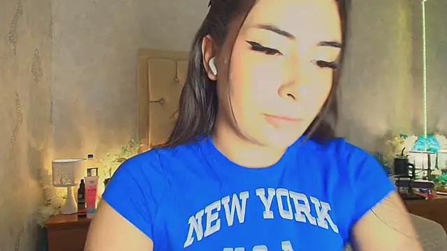 Snapshot of nini_love01 chatting on 3, 2, 2025 nini love01 online show from 3, 2, 2025