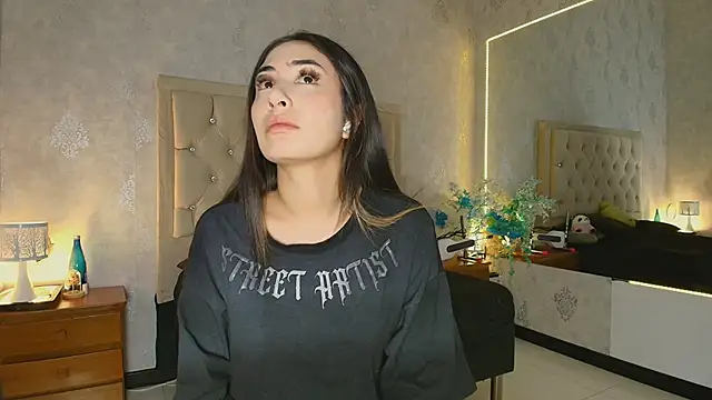 Snapshot of nini_love01 chatting on 14, 3, 2025 nini love01 online show from 14, 3, 2025