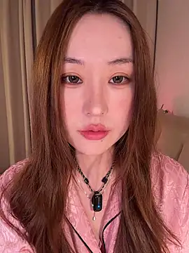 Snapshot of sphynx-_- chatting on 25, 4, 2026 sphynx- - online show from 25, 4, 2026