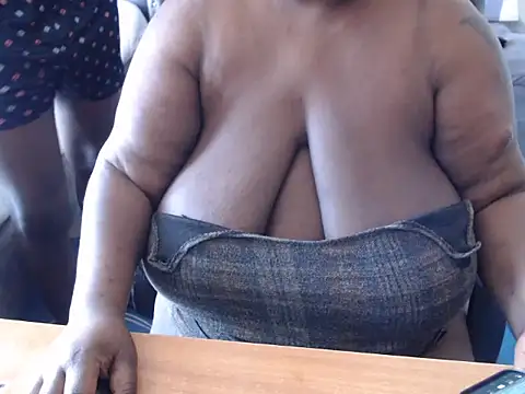 ebonybbwcouples online show from 11, 1, 2026
