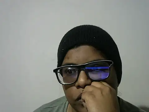 Snapshot of Sultryindianx100 chatting on 20, 4, 2026 Sultryindianx100 online show from 20, 4, 2026