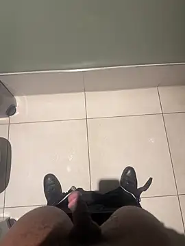 Snapshot of chocolatelongstrokes chatting on 4, 4, 2026 chocolatelongstrokes online show from 4, 4, 2026