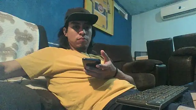 AlexAlejandro13 online show from 8, 3, 2026