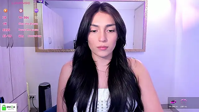 Snapshot of EricaVanderhill chatting on 8, 4, 2026 EricaVanderhill online show from 8, 4, 2026