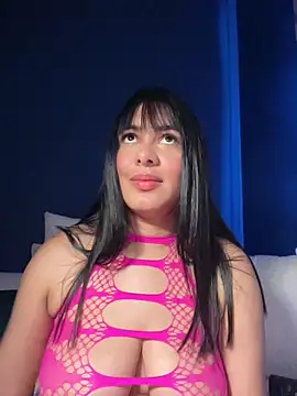 Snapshot of Roxxannne chatting on 2, 4, 2026 Roxxannne online show from 2, 4, 2026