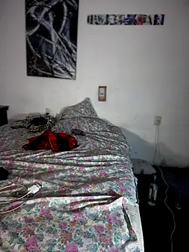 Snapshot of Alicbranca chatting on 17, 10, 2025 Alicbranca online show from 17, 10, 2025