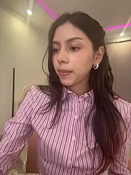 Snapshot of Sensualtease chatting on 17, 4, 2026 Sensualtease online show from 17, 4, 2026