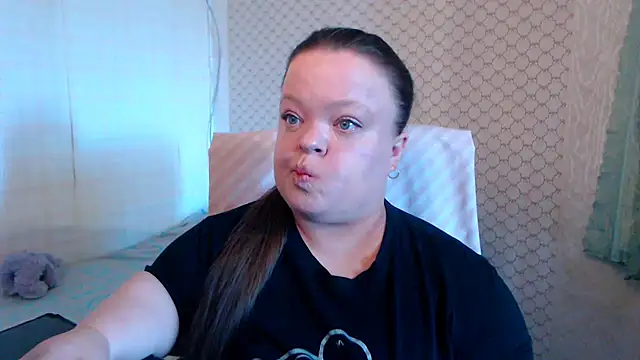 Snapshot of Janiffer_MiMi chatting on 19, 6, 2026 Janiffer MiMi online show from 19, 6, 2026