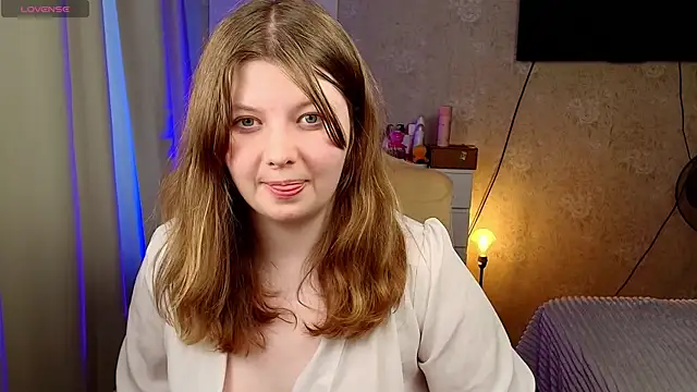 Snapshot of Vivian_cutie chatting on 3, 4, 2026 Vivian cutie online show from 3, 4, 2026