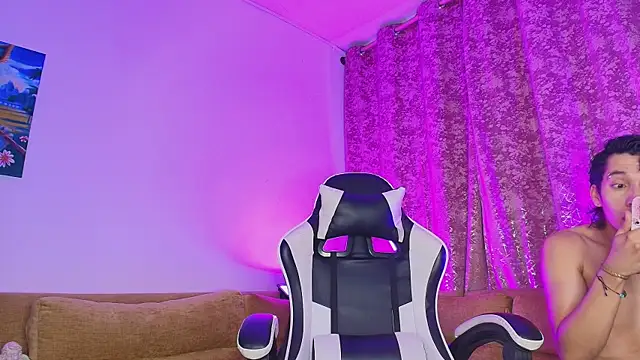 JacoboSwam online show from 4, 12, 2025