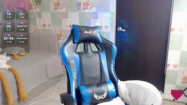 Snapshot of Korolek12 chatting on 8, 4, 2026 Korolek12 online show from 8, 4, 2026