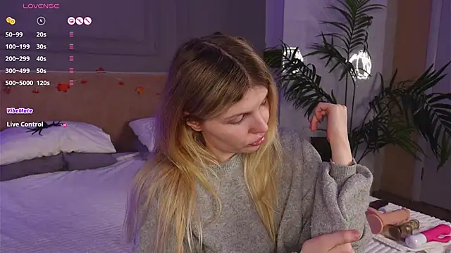 Snapshot of _aleksa_ chatting on 21, 10, 2025 aleksa online show from 21, 10, 2025