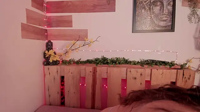 Snapshot of llanna_ chatting on 13, 4, 2026 llanna online show from 13, 4, 2026