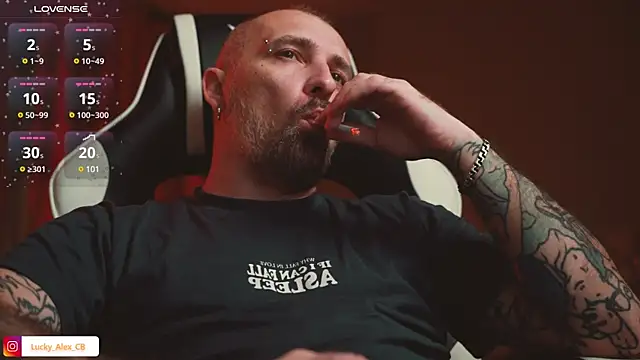 LuckyAlexx online show from 22, 1, 2025