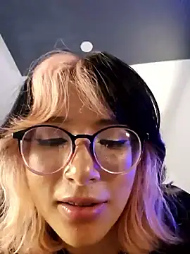 LucyAllenX online show from 4, 1, 2025