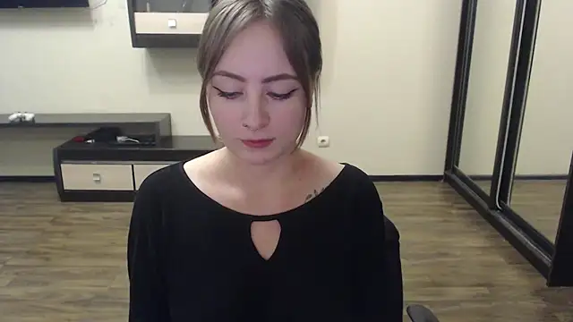 Laralianna online show from 9, 12, 2024