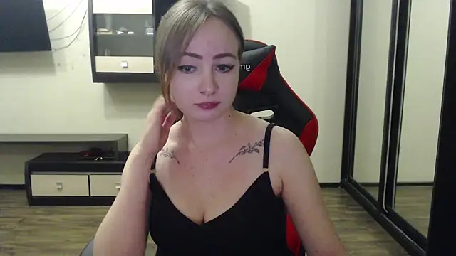 Laralianna online show from 15, 2, 2025