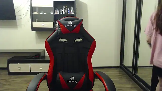 Laralianna online show from 22, 2, 2025