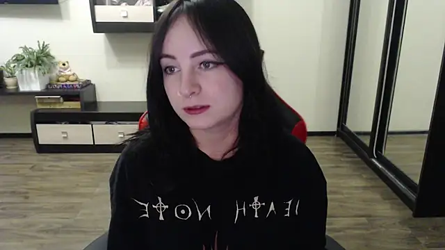 Laralianna online show from 4, 10, 2025