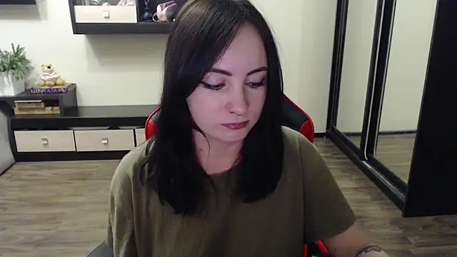 Laralianna online show from 10, 10, 2025