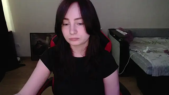 Snapshot of Laralianna chatting on 23, 4, 2026 Laralianna online show from 23, 4, 2026