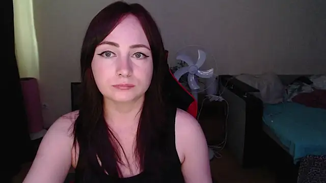 Snapshot of Laralianna chatting on 6, 7, 2026 Laralianna online show from 6, 7, 2026