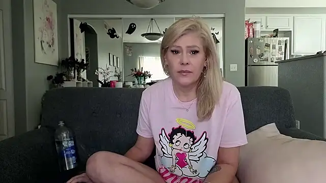 Snapshot of Lexi_Shocker chatting on 2, 11, 2025 Lexi Shocker online show from 2, 11, 2025