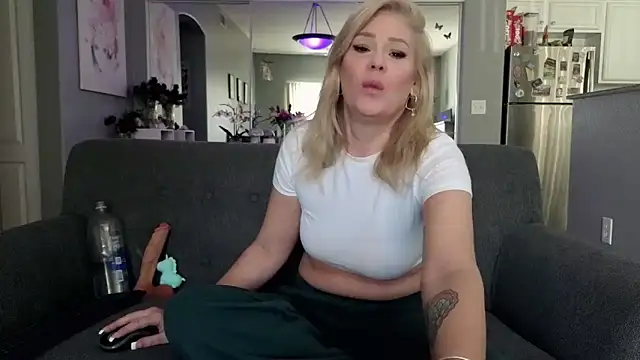 Snapshot of Lexi_Shocker chatting on 3, 11, 2025 Lexi Shocker online show from 3, 11, 2025