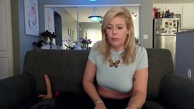 Snapshot of Lexi_Shocker chatting on 17, 11, 2025 Lexi Shocker online show from 17, 11, 2025